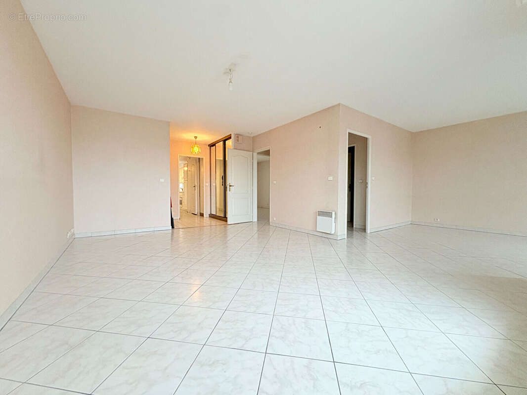 Appartement à ROSNY-SOUS-BOIS