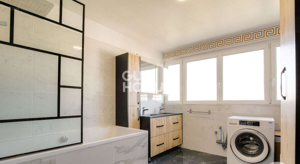 Appartement à RILLIEUX-LA-PAPE