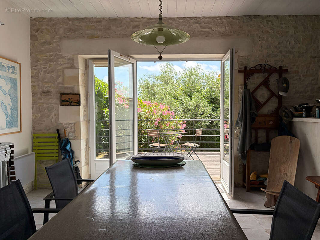 Appartement à LA FLOTTE