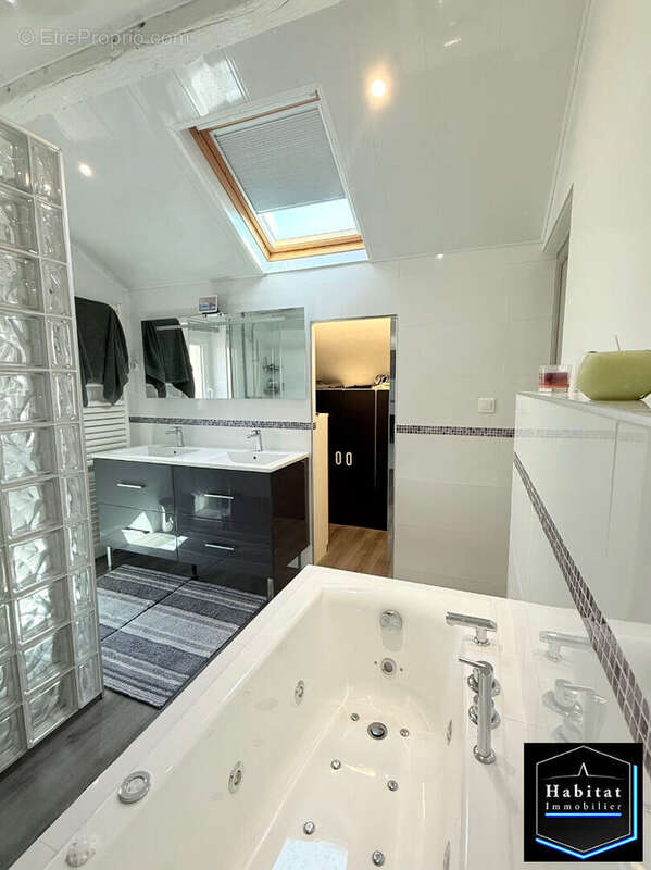 Maison à LE PLESSIS-BELLEVILLE