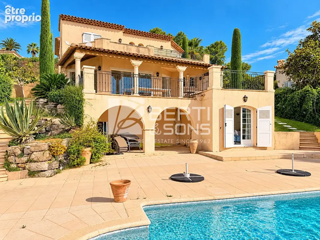 Théoule-sur-mer - domaine recherché - villa de caractère sud avec vue panoramique sur la mer ! - photo 13
