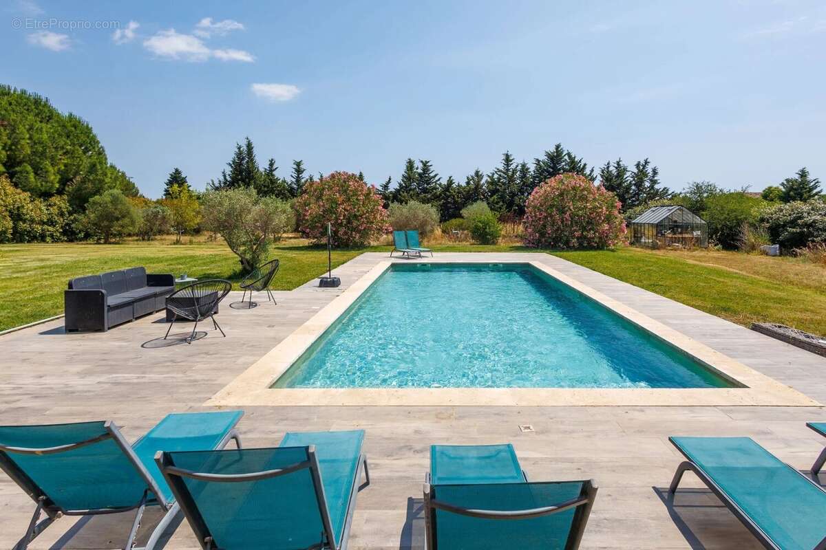 Maison contemporaine avec piscine Campagne Arlésienne - photo 10
