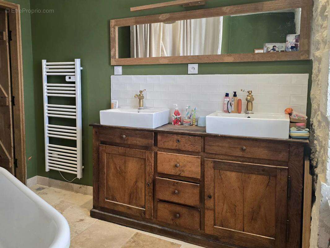 Maison à SALLES-LAVALETTE