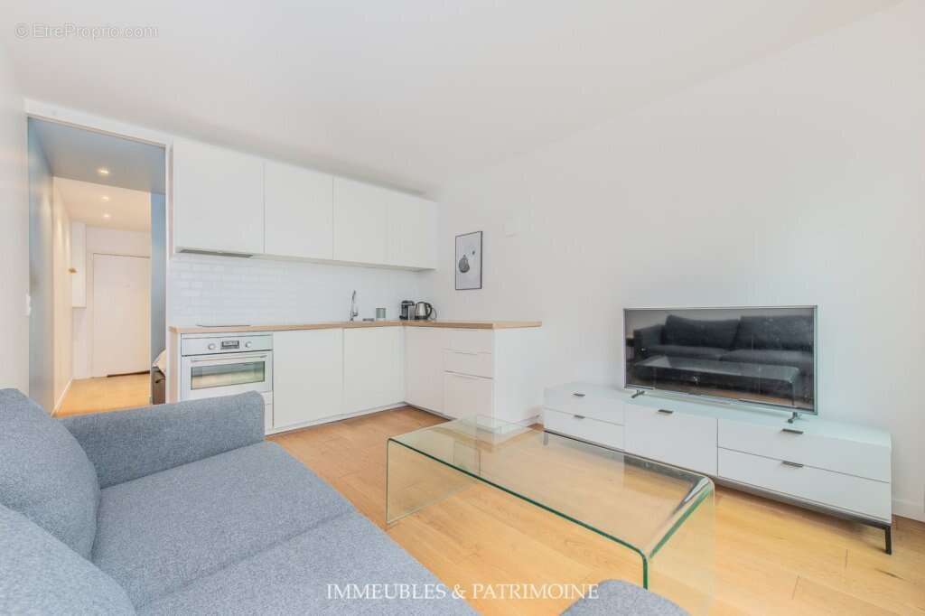 Appartement à PARIS-17E