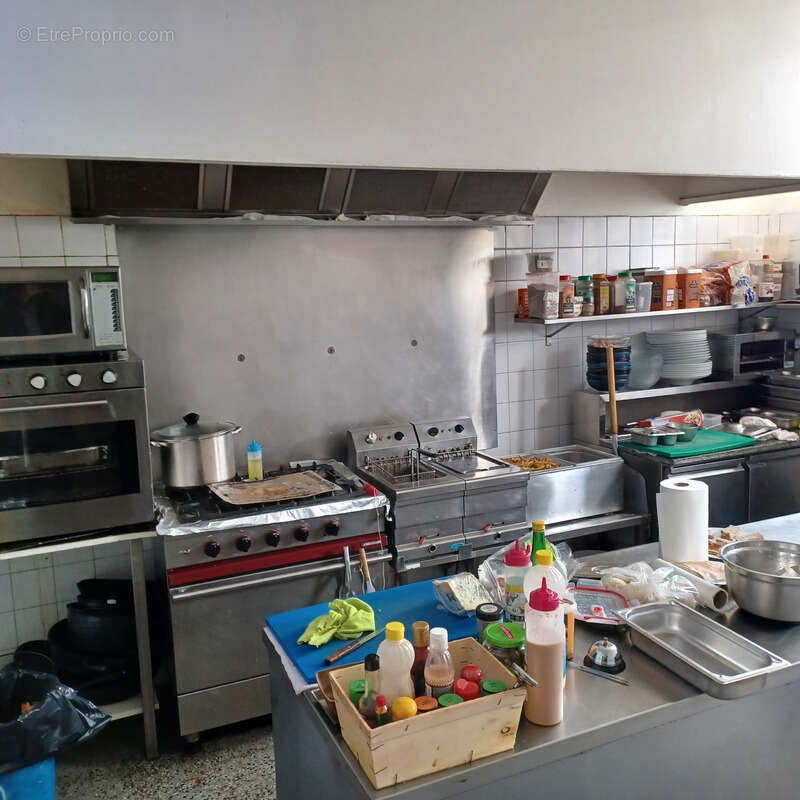 Commerce à MARGUESTAU