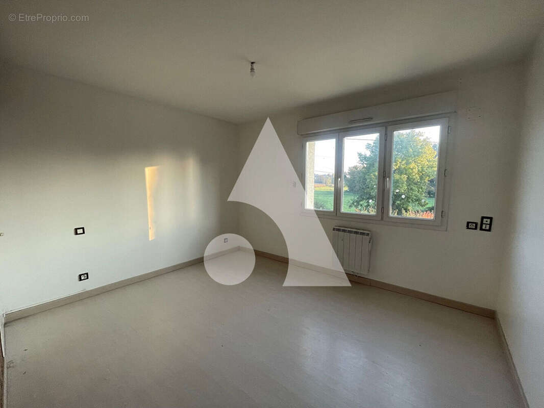 Appartement à REYRIEUX