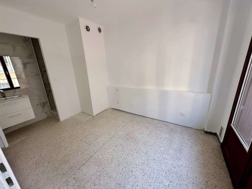 Appartement F2 de 47 m2, secteur Palais des congrès, cave - photo 9