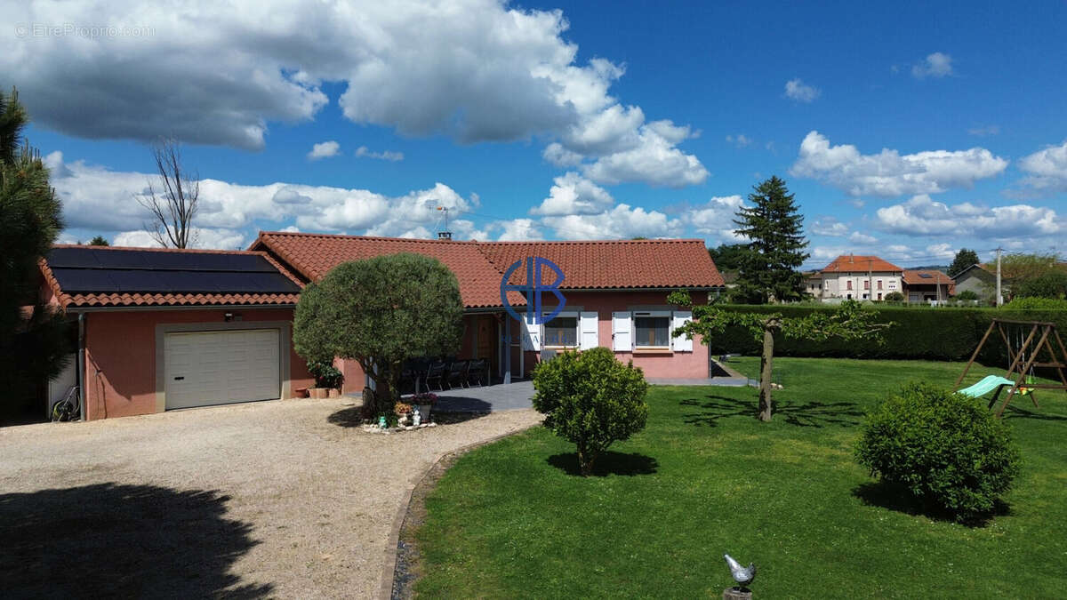 Maison à PAJAY
