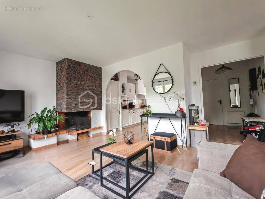 Appartement à EMERAINVILLE
