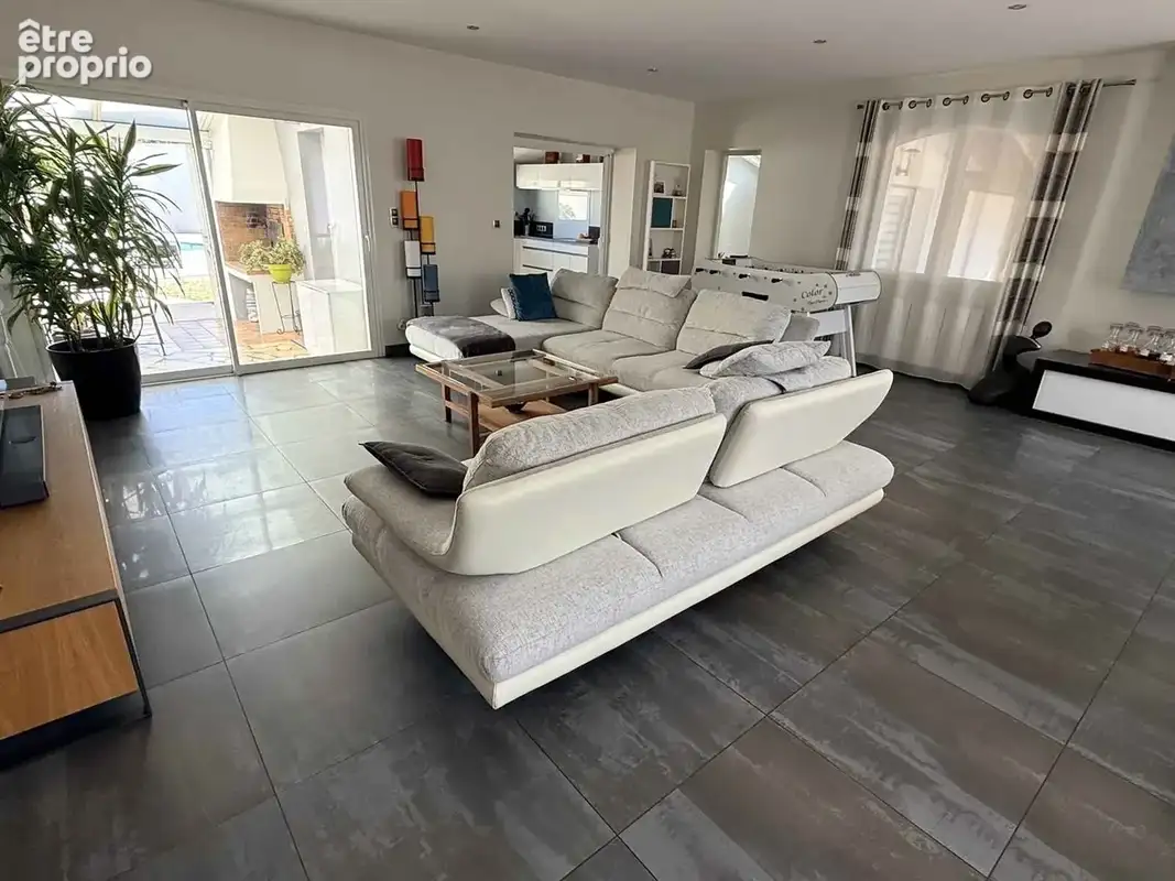 Magonty. Maison Plain-Pied 4 Chambres + Bureau–Piscine–1 882 m² - photo 4