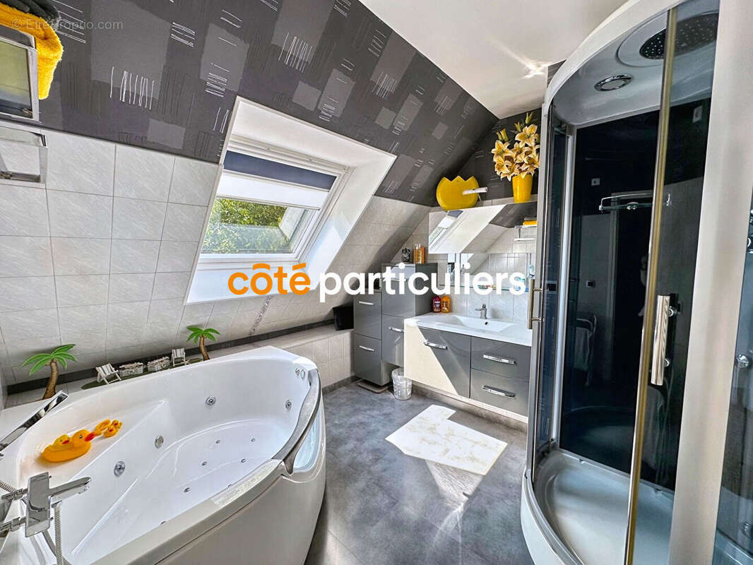 Maison à FERRIERES-HAUT-CLOCHER