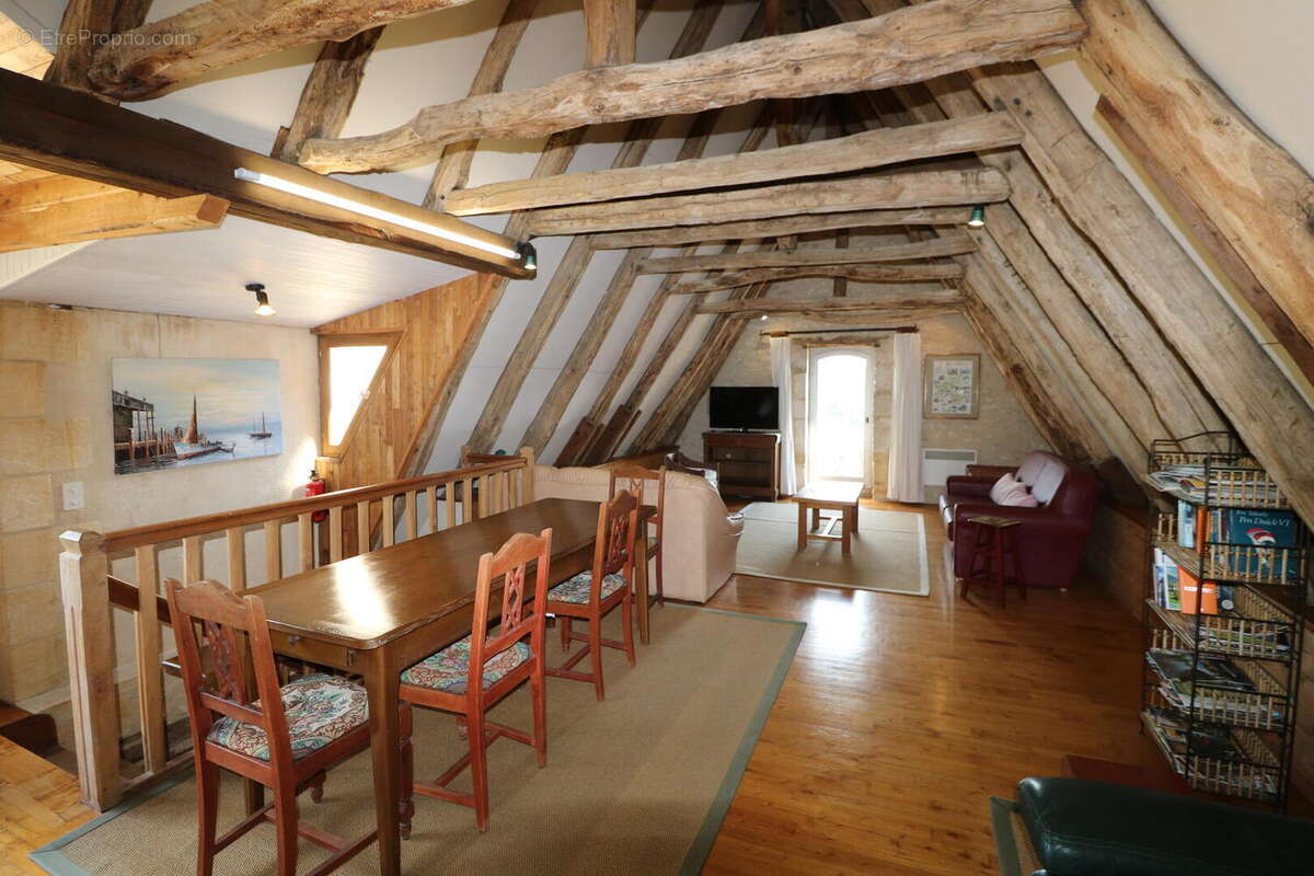Maison de village ancienne avec jardin et piscine et vue ! - photo 8