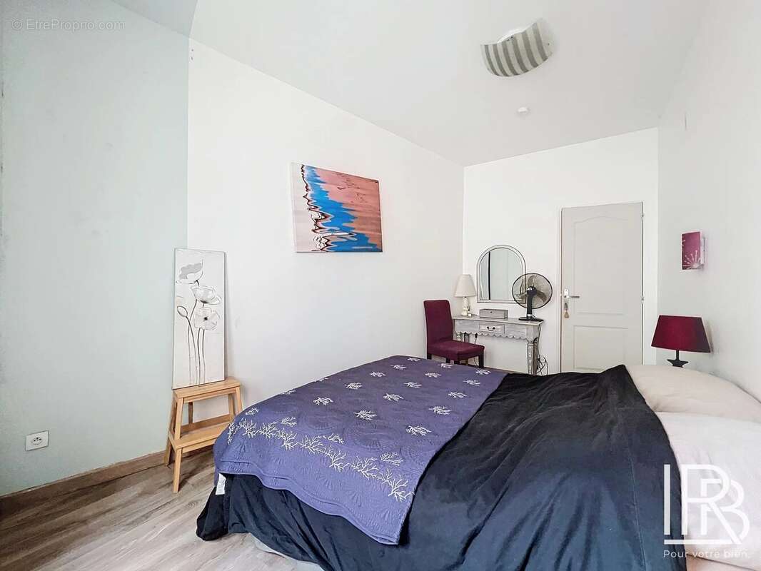 Appartement à MARSEILLE-1E