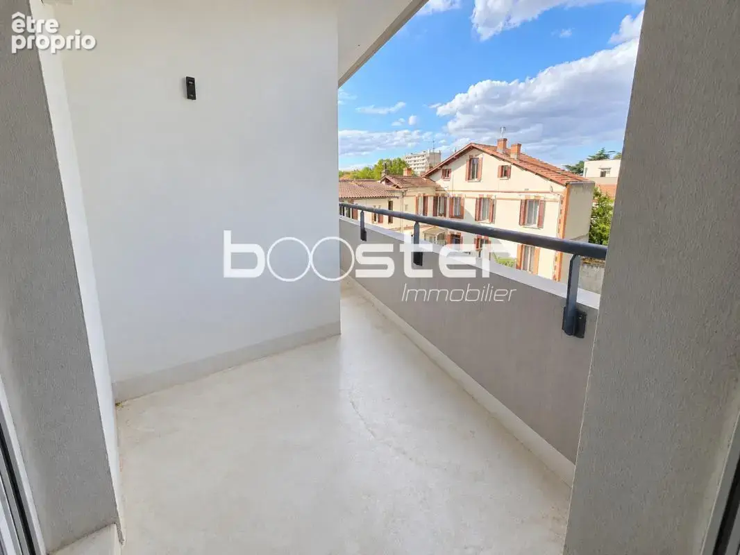 Guilhemery - Vaste Appartement T5 Traversant & Double Parking - photo 3