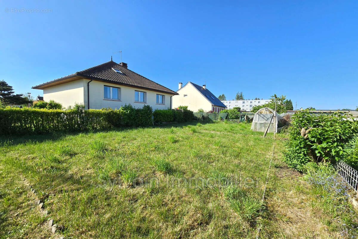 Maison à GRANDVILLIERS