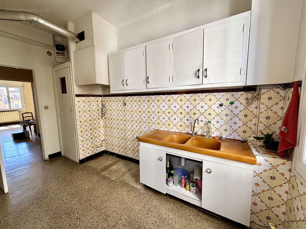 Appartement à MARSEILLE-1E