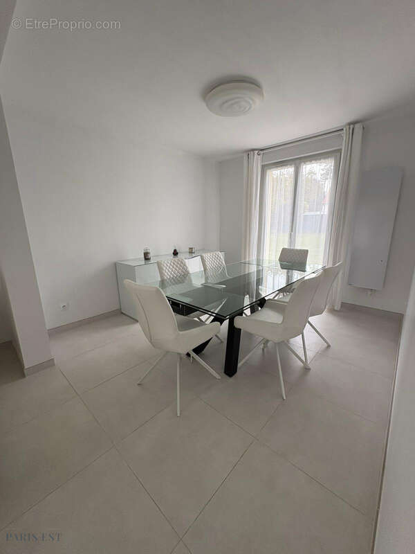 Maison à GRESSY