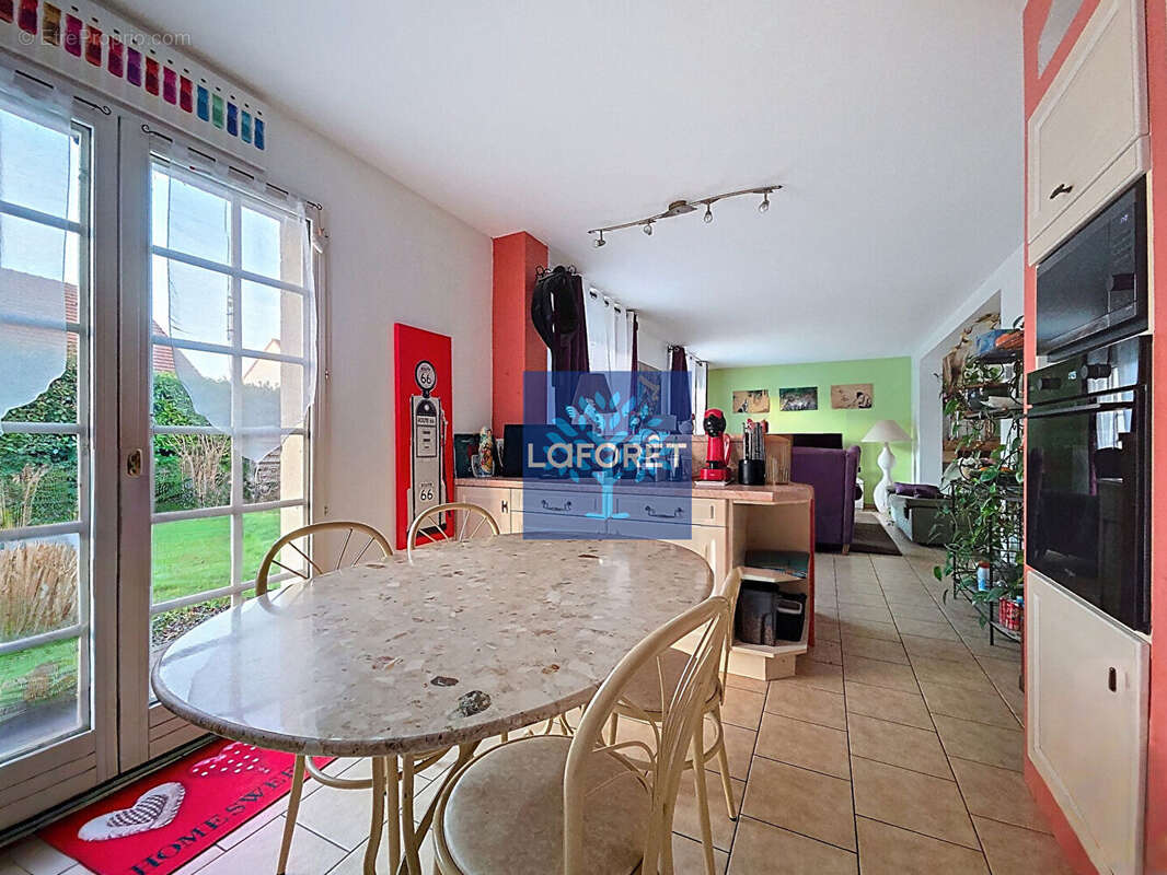 Maison à LEUDEVILLE