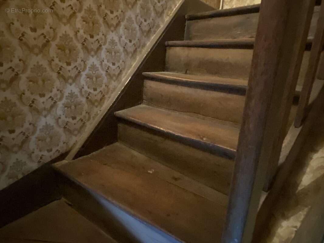 Maison à EYMOUTIERS