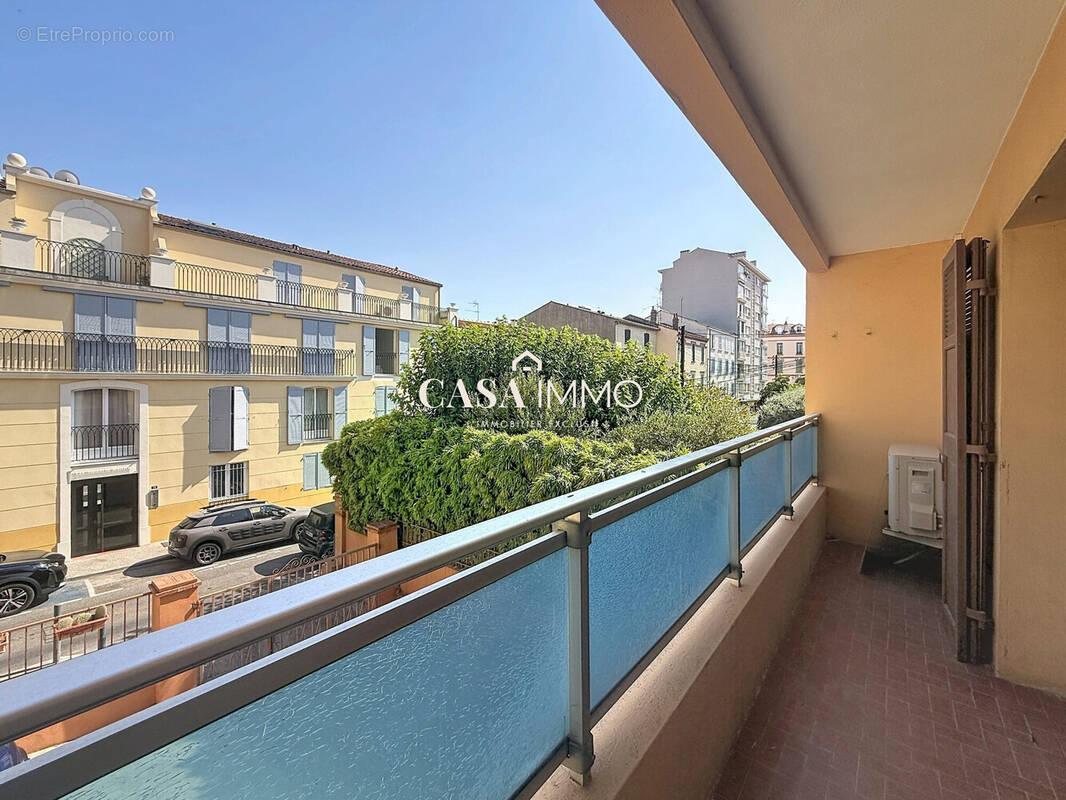 Appartement à HYERES