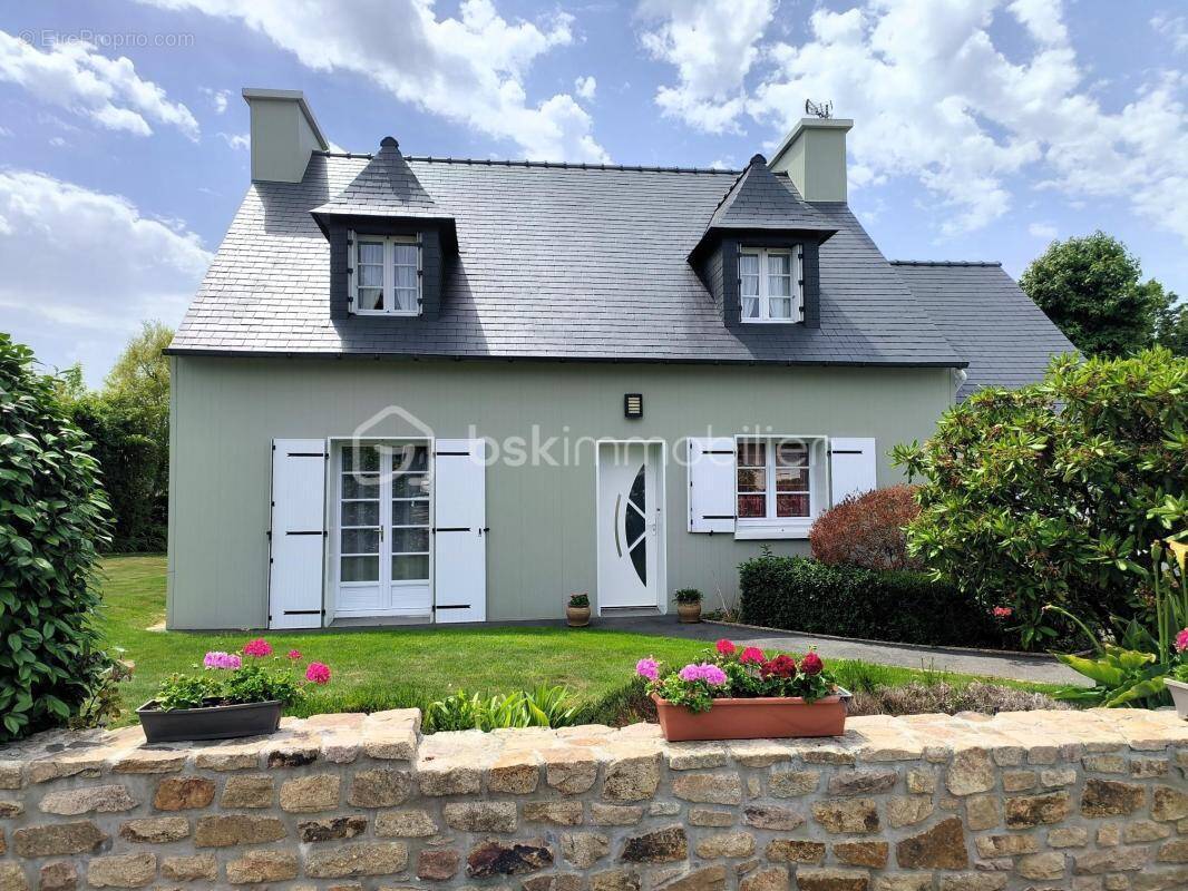 Maison à SAINT-THONAN