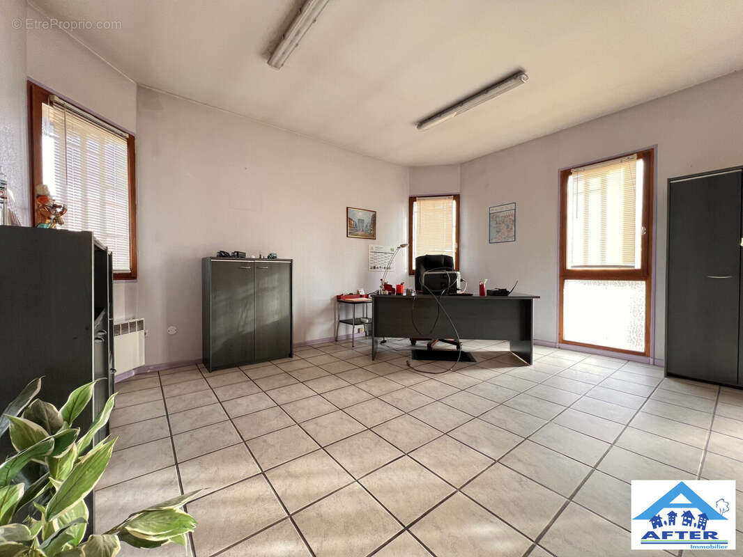 Commerce à CHANTEHEUX