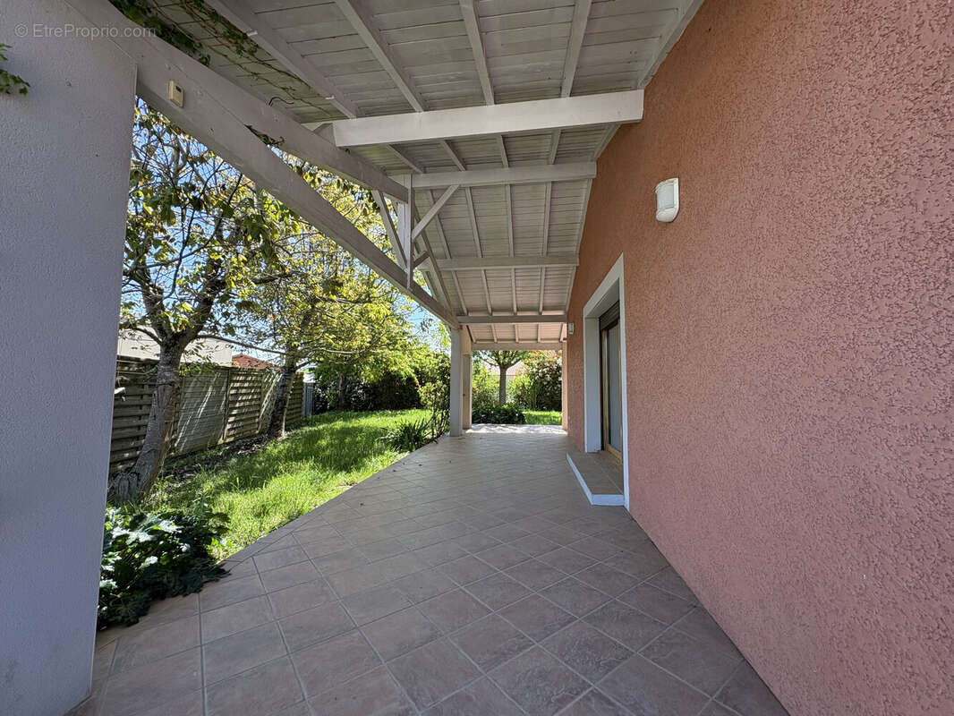 Maison à MONTESQUIEU-VOLVESTRE