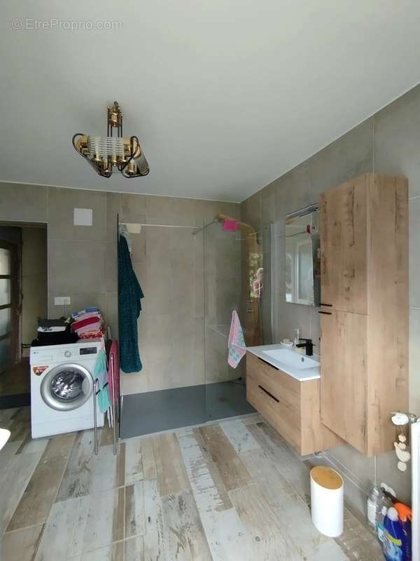 Maison à AVESNES-SUR-HELPE