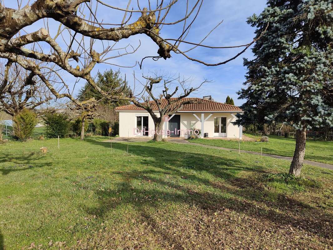 Maison à FLEAC