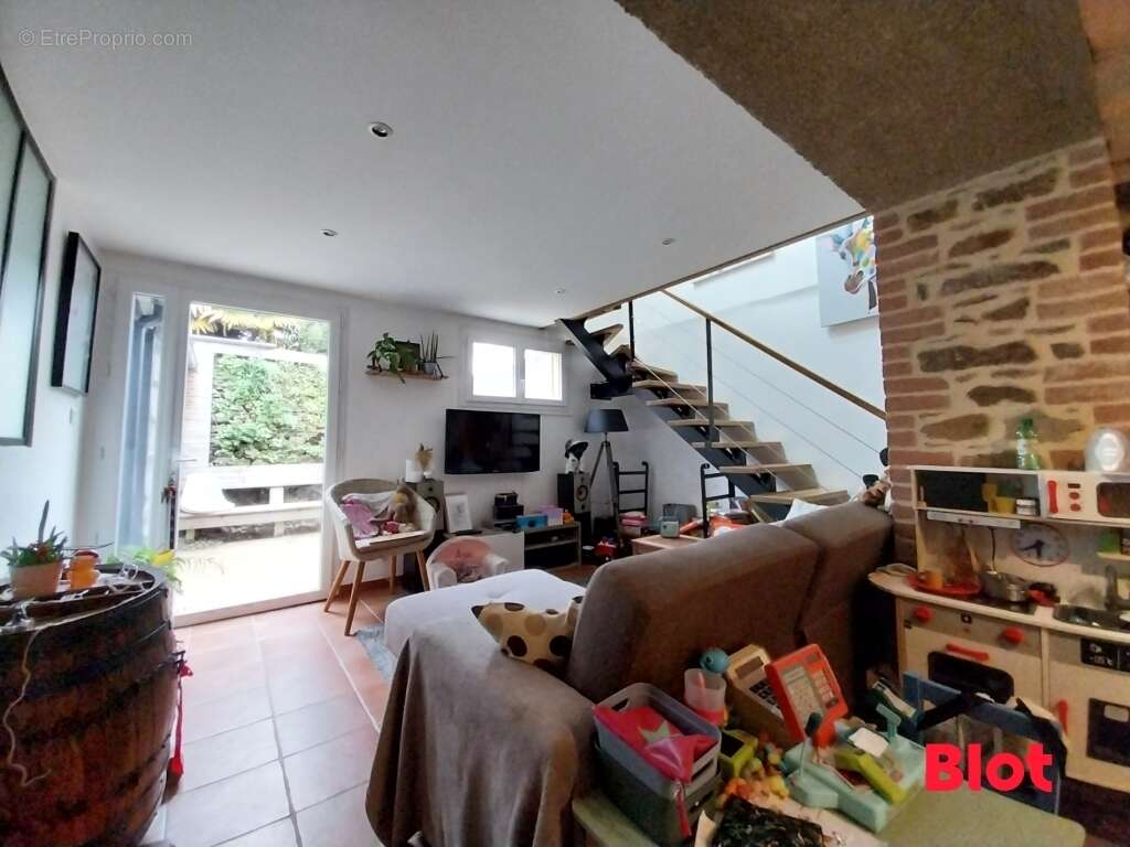 Maison à PLOUER-SUR-RANCE