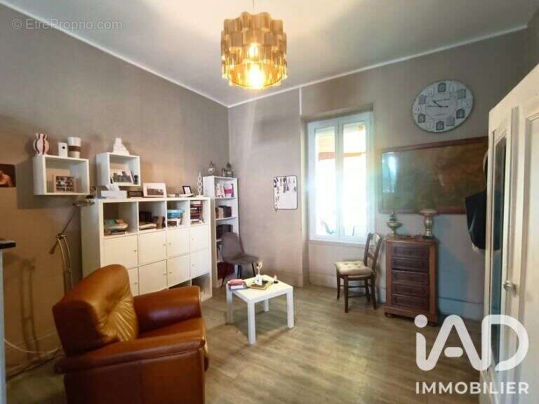Maison 223 m² à Saint-Yorre  - photo 9
