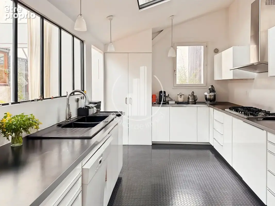Loft Paris 19e -7 chambres - 327 m2 - photo 5