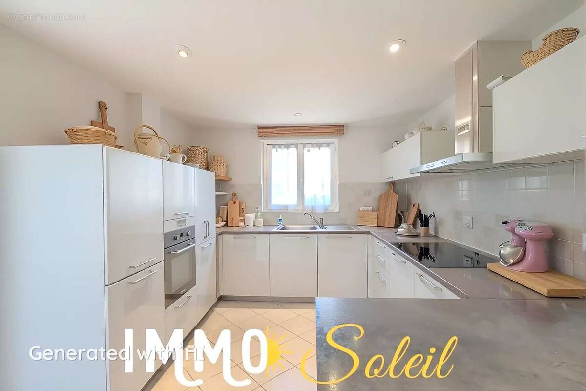 Maison à SAINT-CYR-SUR-MER