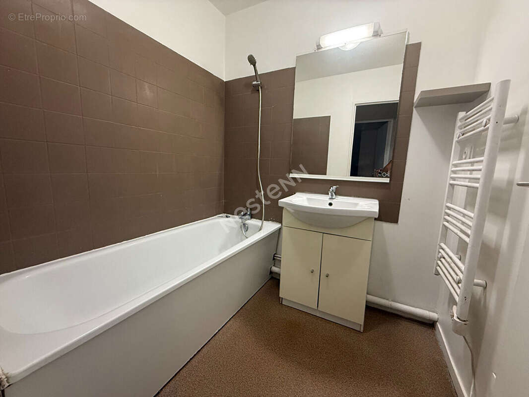 Appartement Villeurbanne 3 pièces 70.40 m2, balcon , cave, en intérieur de copropriété, lumineux, au calme - photo 9