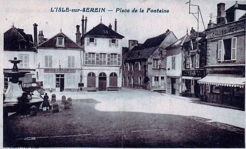 Commerce à L'ISLE-SUR-SEREIN