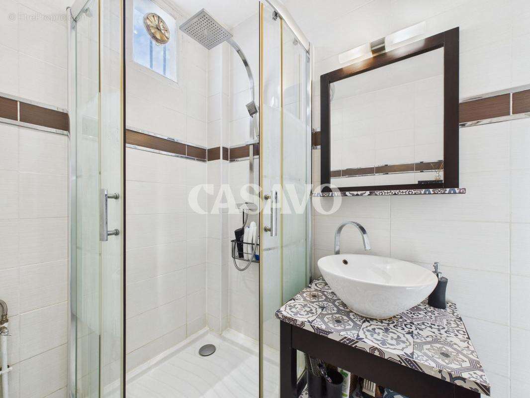 Appartement à CHARENTON-LE-PONT