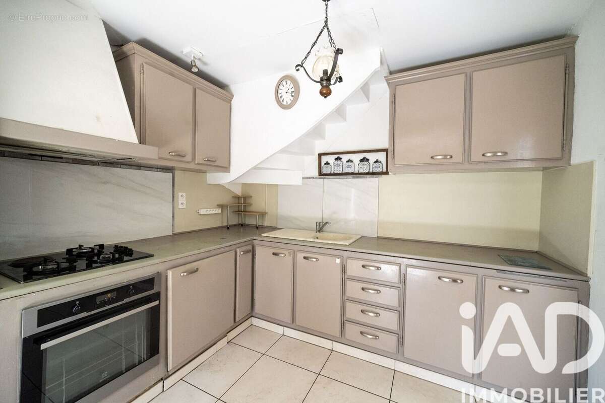 Maison 110 m² à Le Lardin-Saint-Lazare  - photo 6