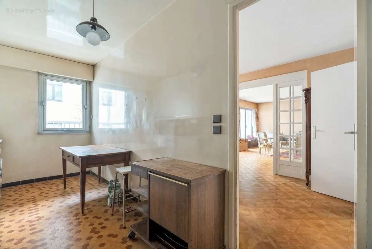 Appartement à NEUILLY-SUR-SEINE