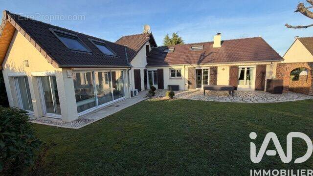 Photo 1 - Maison à BOISSISE-LE-ROI