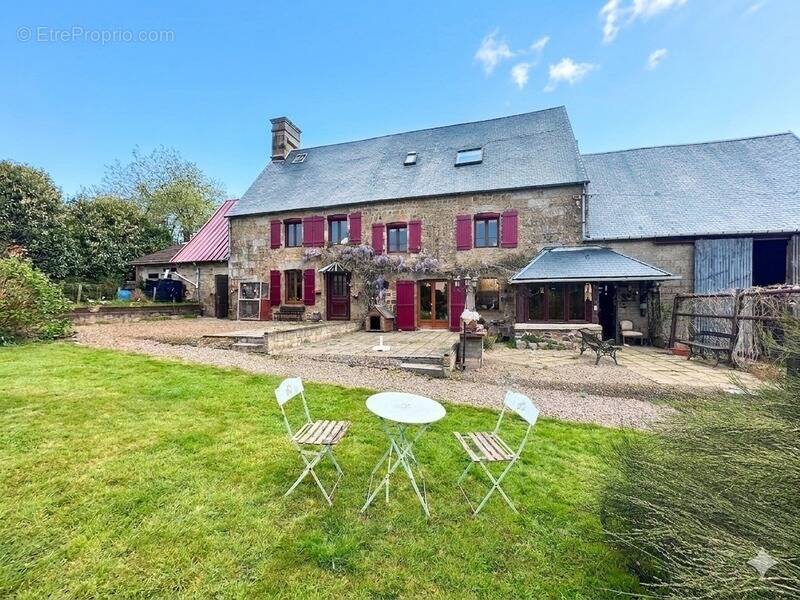 Maison à CHAMP-DU-BOULT