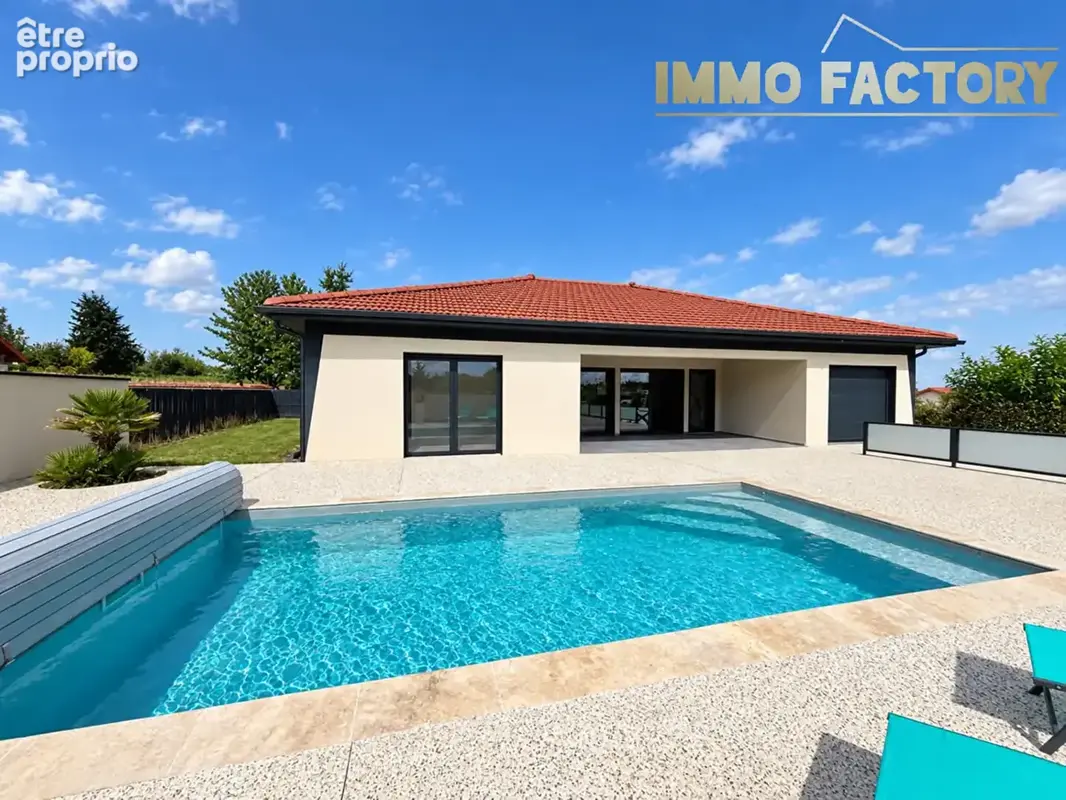 Photo Maison à Saint-Alban-Les-Eaux au prix de 320 000€