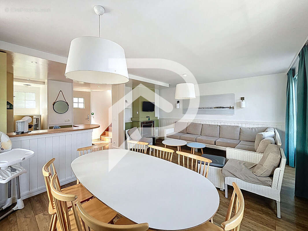 Maison à CHAMOUILLE