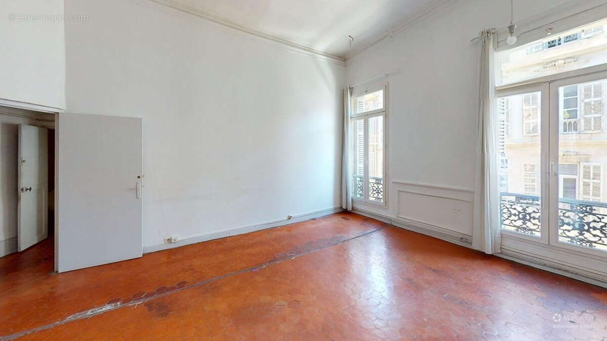 Appartement à MARSEILLE-6E