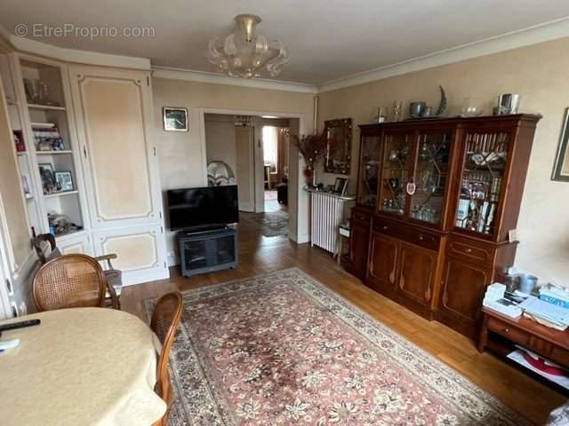 Appartement à NANTERRE