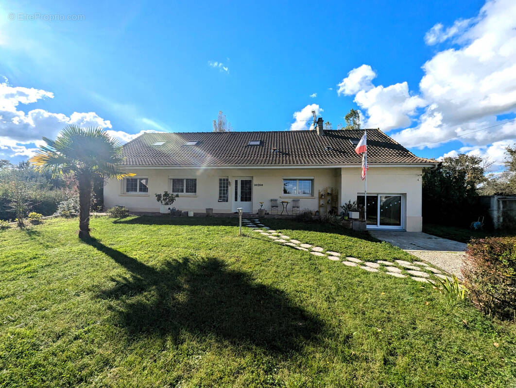 Maison à SAINT-MAURICE-SUR-FESSARD
