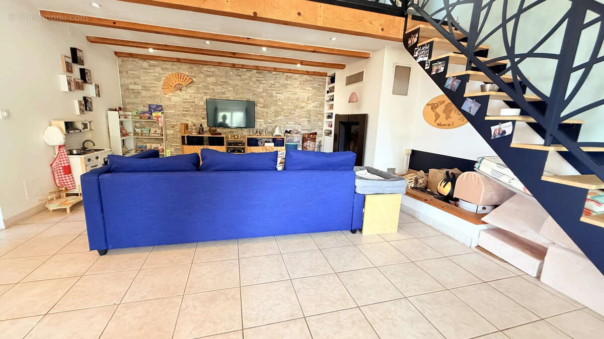 Maison à POURRIERES