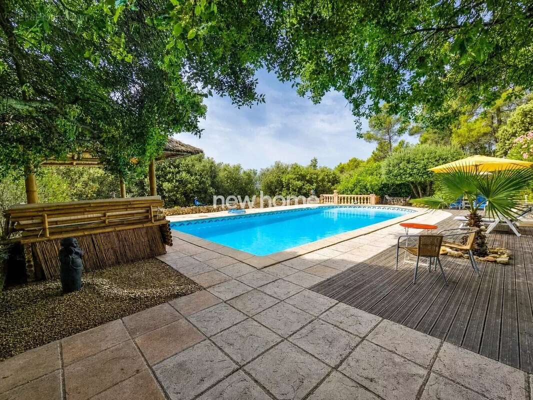 Élégante propriété de caractère avec très belle vue, piscine et gîte indépendant - photo 7