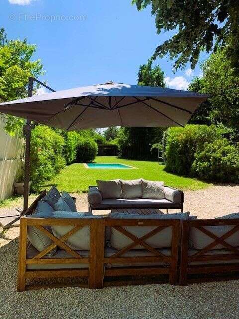 Maison à COLLONGES-AU-MONT-D&#039;OR