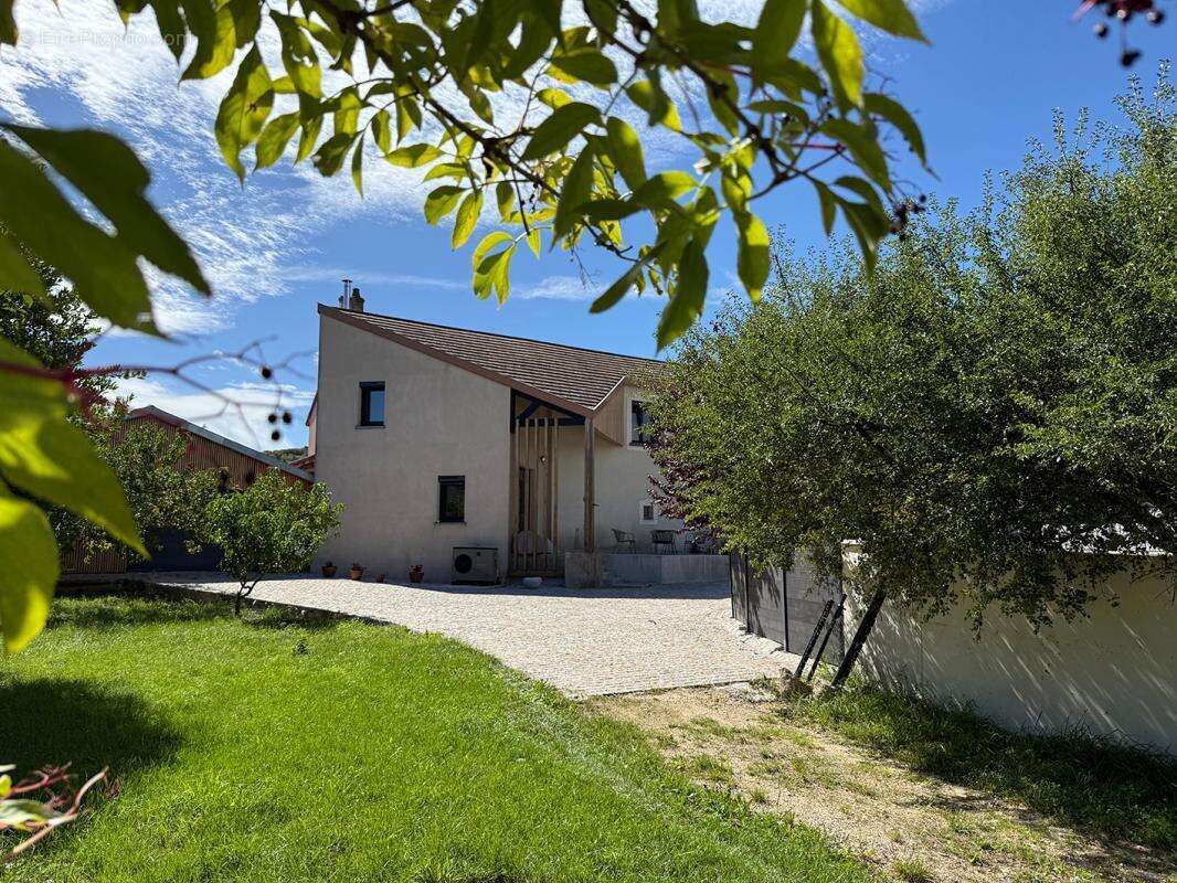 Maison ancienne de 7 pièces 190 m2 avec piscine - photo 14