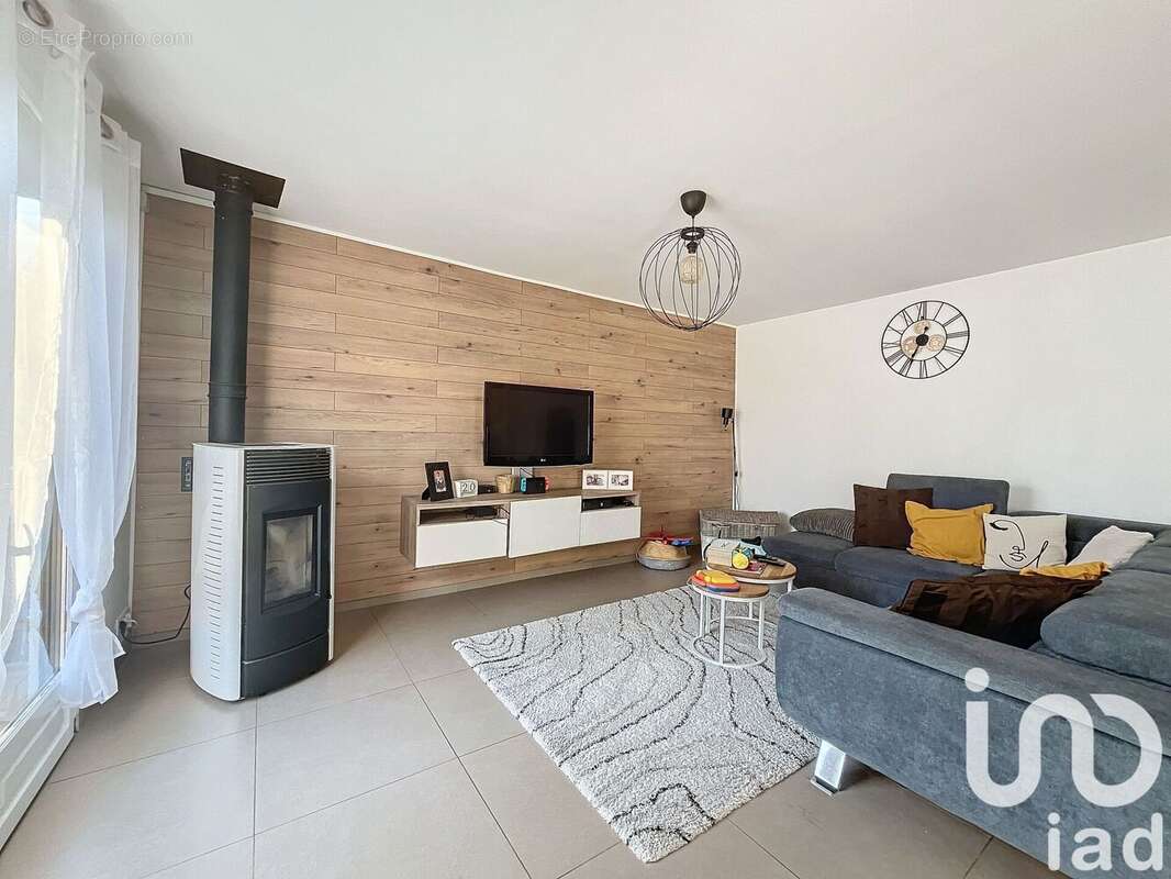 Maison 136 m² à Fontenay-Sur-Loing  - photo 3